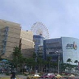 前鎮區—擁有高雄之眼摩天輪的夢時代